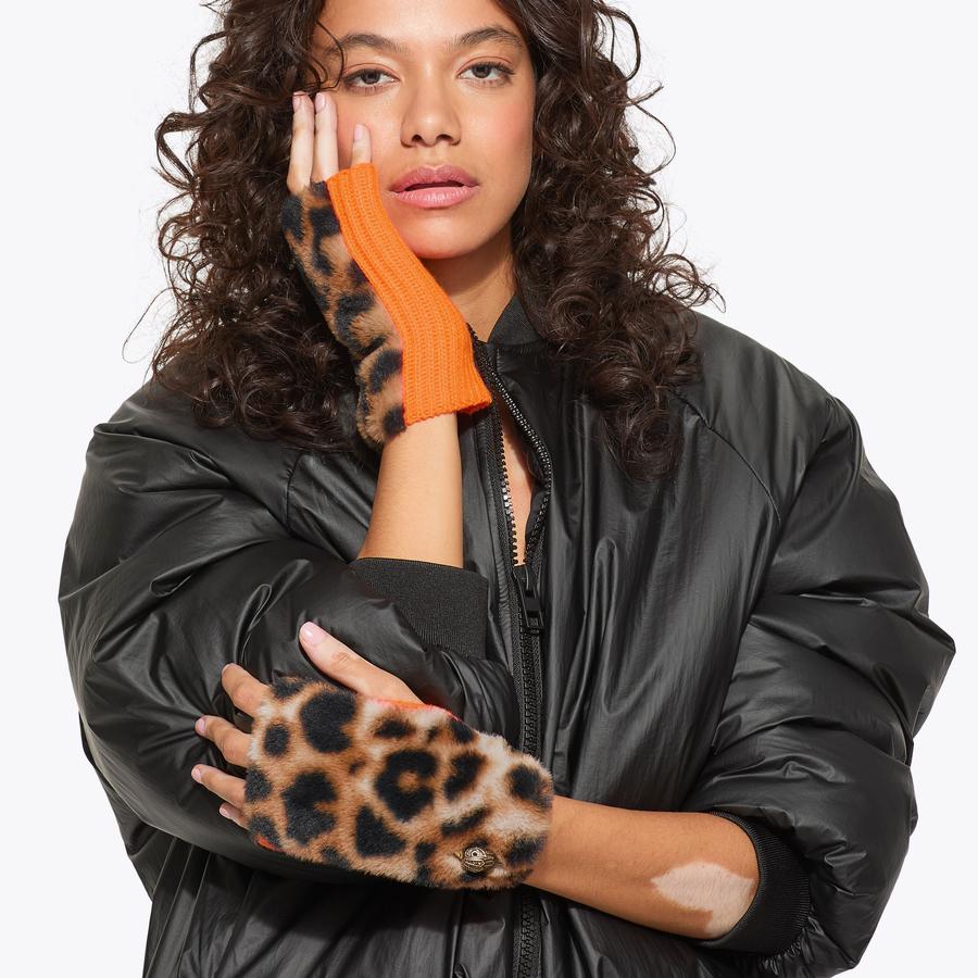 POPPY KNIT FINGERLESS Leopard Print Glove by KURT GEIGER LONDON