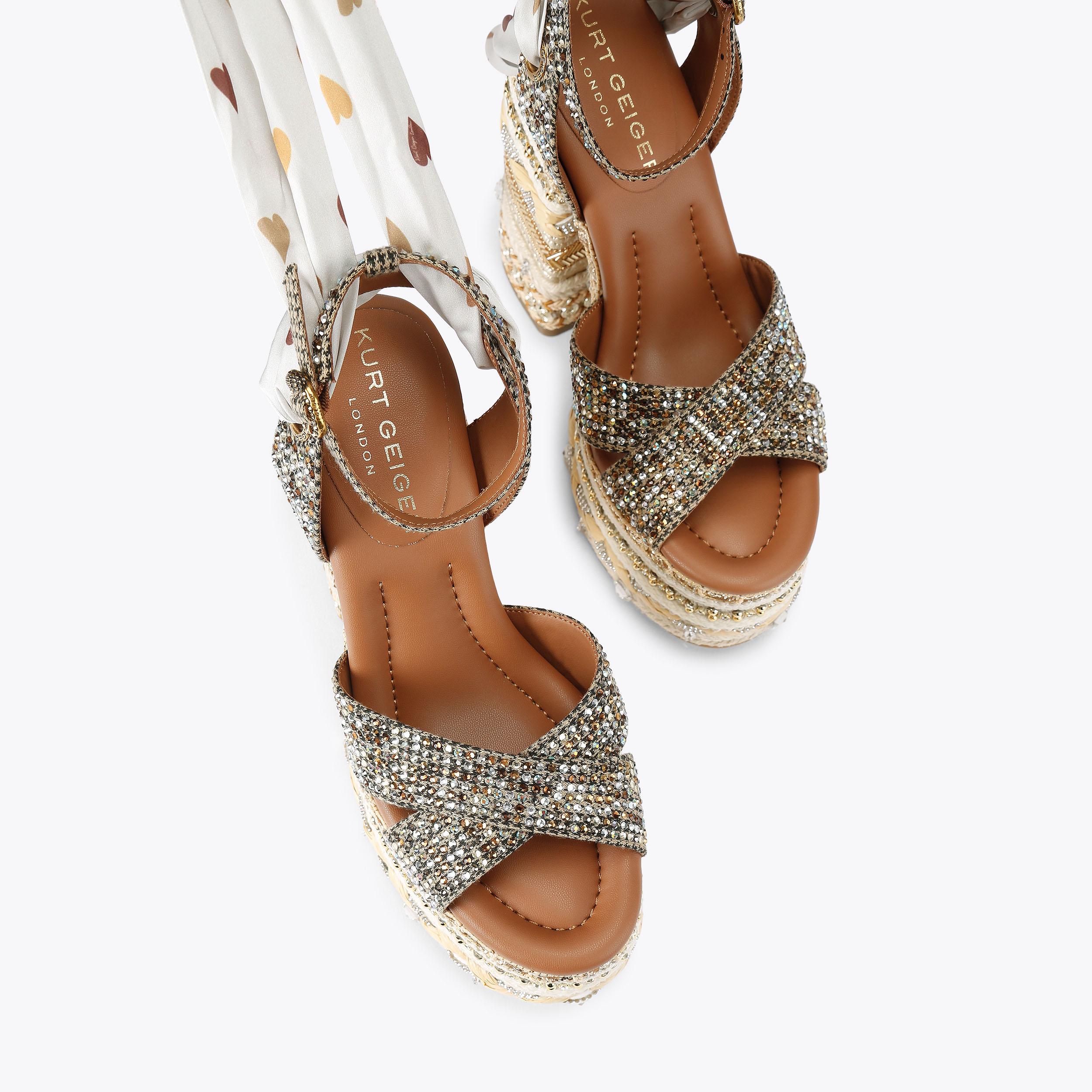 CHELSEA SCARF PLATFORM Beige Houndstooth Platform Heel by KURT