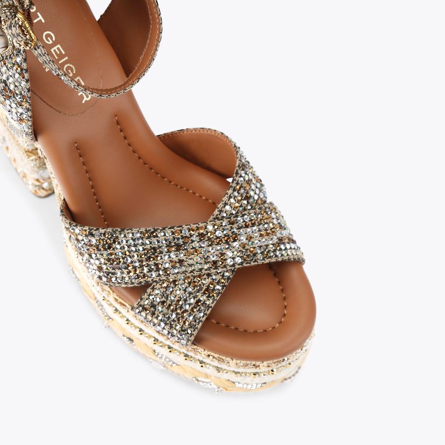 シェルガーランド♡ CHELSEA SCARF PLATFORM Beige Houndstooth Platform Heel by KURT