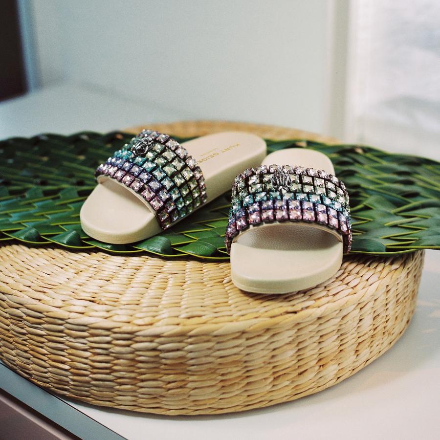 レ ブークル ペルリーナ MEENA EAGLE JEWEL Bone Weave Print Slip On Sandal by KURT