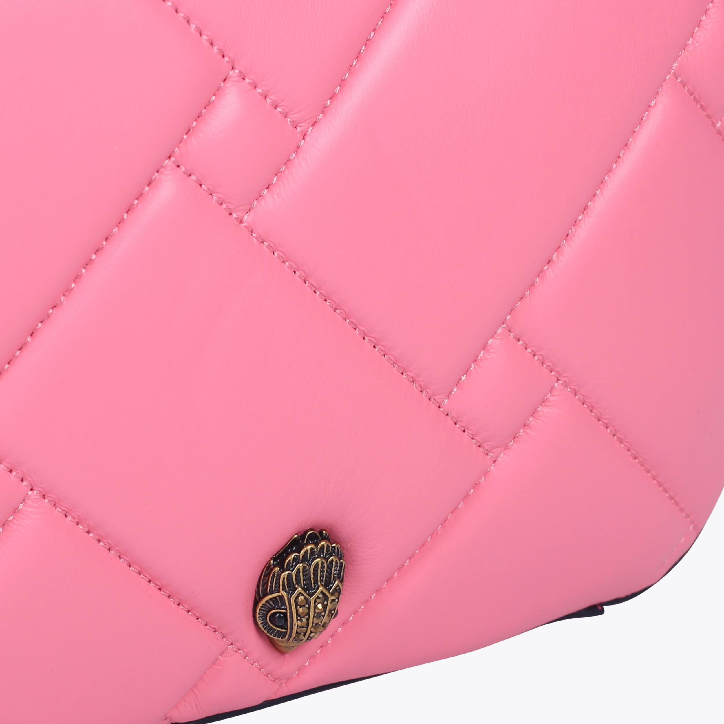 do　ピンク36 KENSINGTON CROSS BODY Pink Leather Quilted Camera Purse by