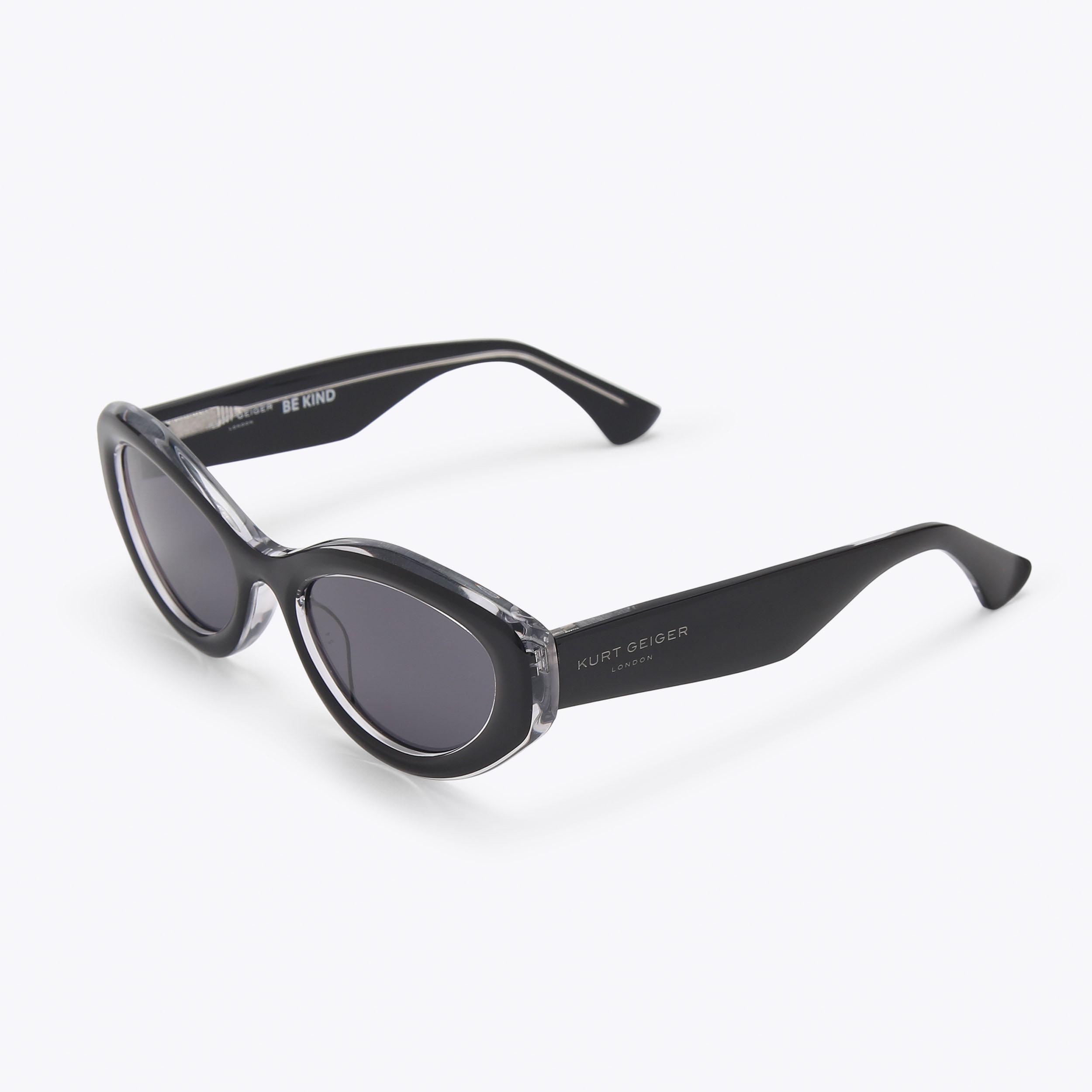 まゆげ　CGRY／BLK M KENSINGTON SM CAT-EYE Black Acetate Sunglasses by Kurt Geiger London