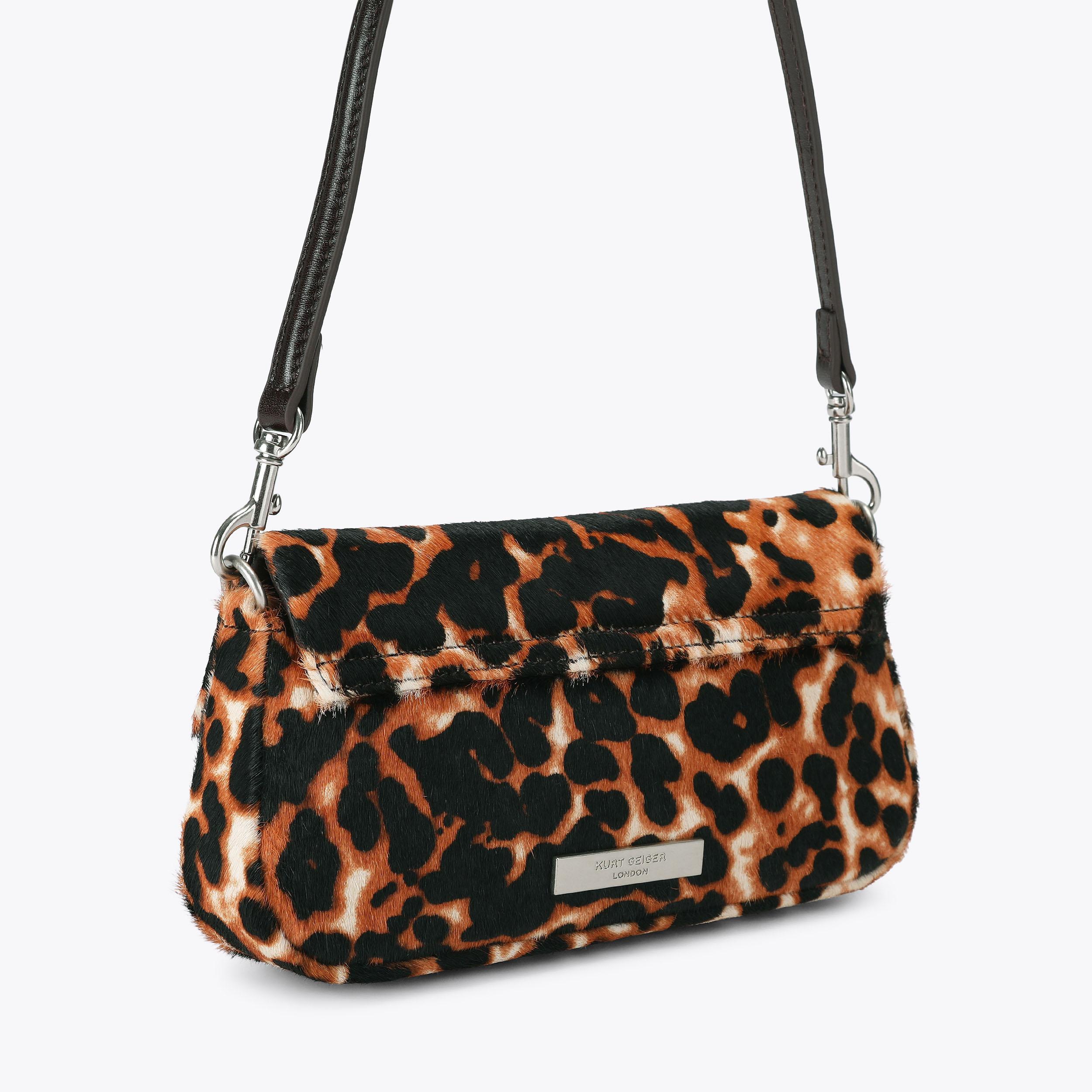 pickle-shoulder-bag-camel-