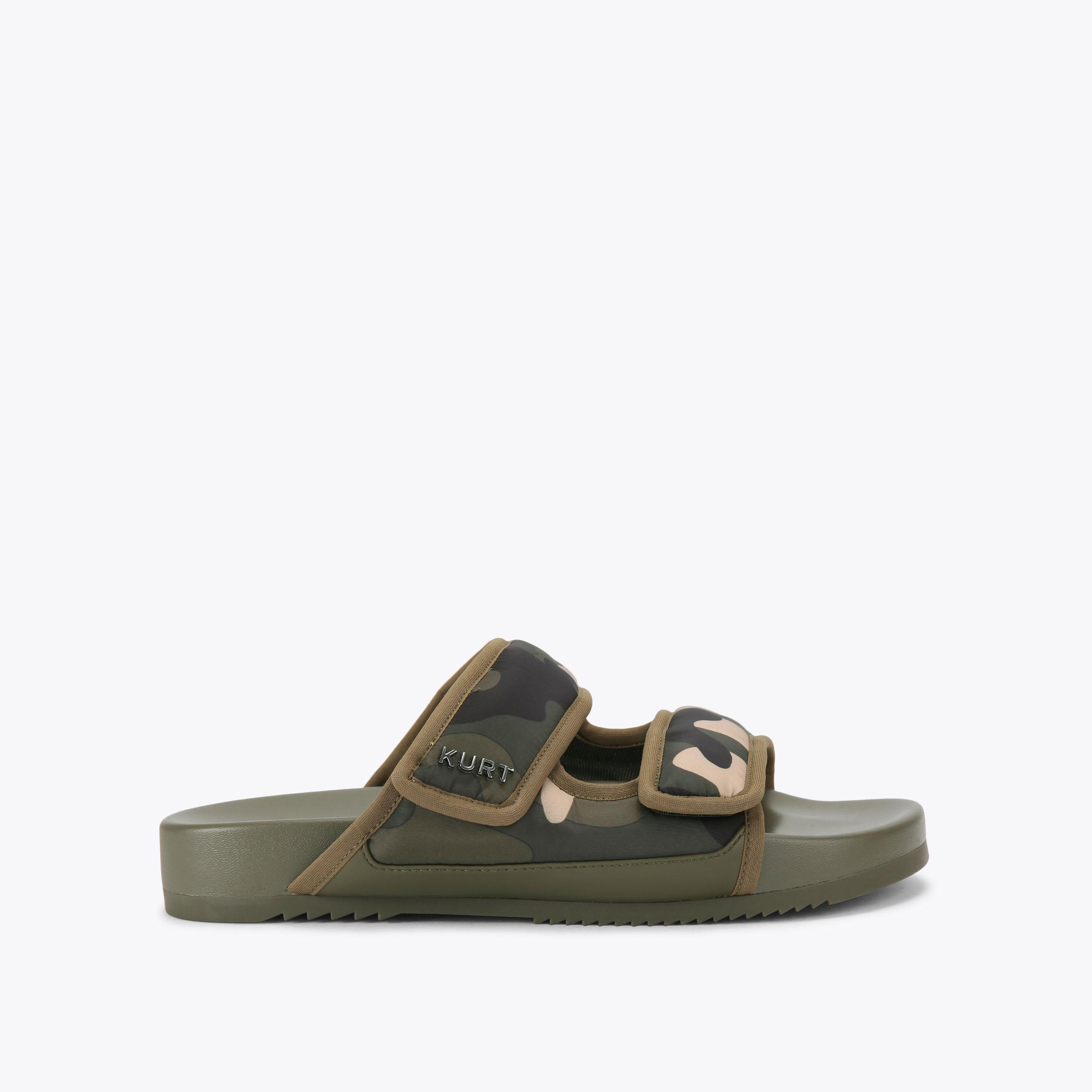 靴 THEREDTHREAD script chunky slides 39 SCRIPT SLIDE Dark Green Slip On Sandals by Kurt Geiger London
