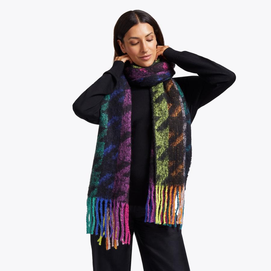 YARNDYE SCARF Houndstooth Knitted Scarf by KURT GEIGER LONDON
