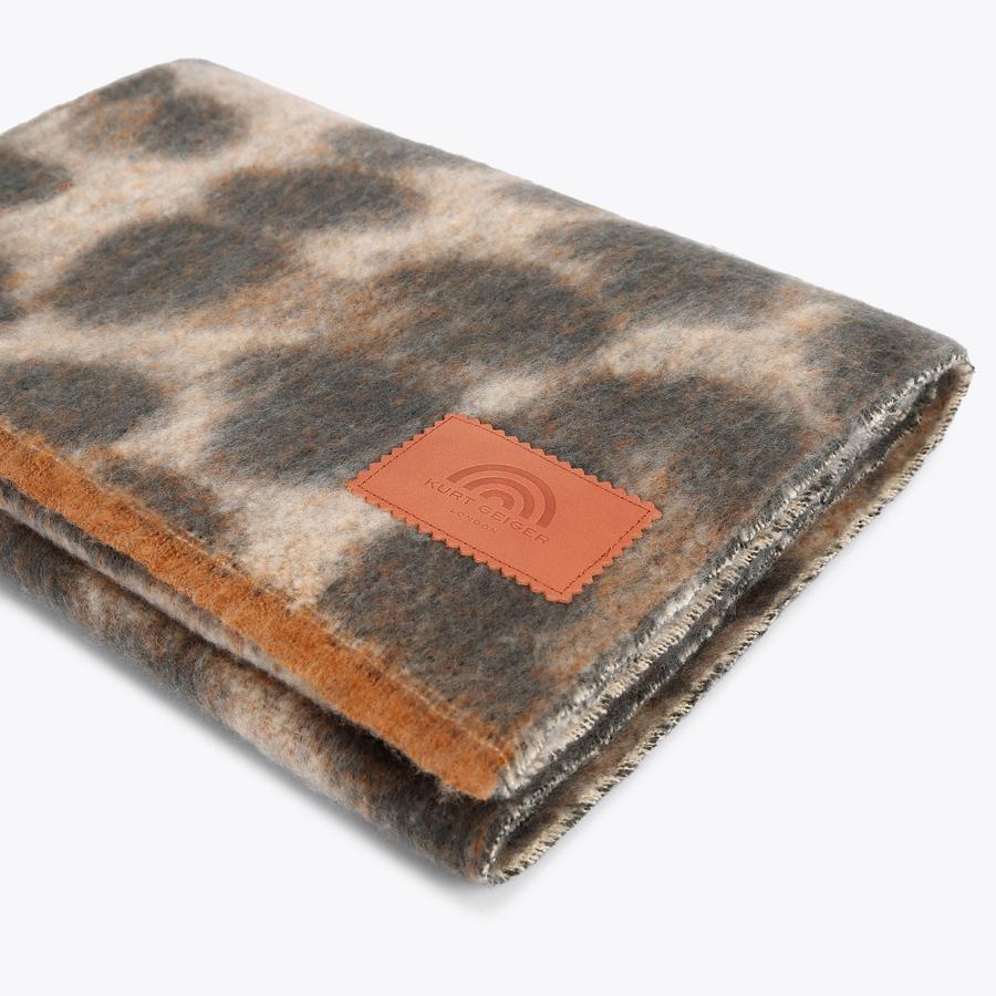 YARNDYE SCARF Animal Print Fluffy Scarf by KURT GEIGER LONDON YARNDYE SCARF Animal Print Fluffy Scarf by KURT GEIGER LONDON