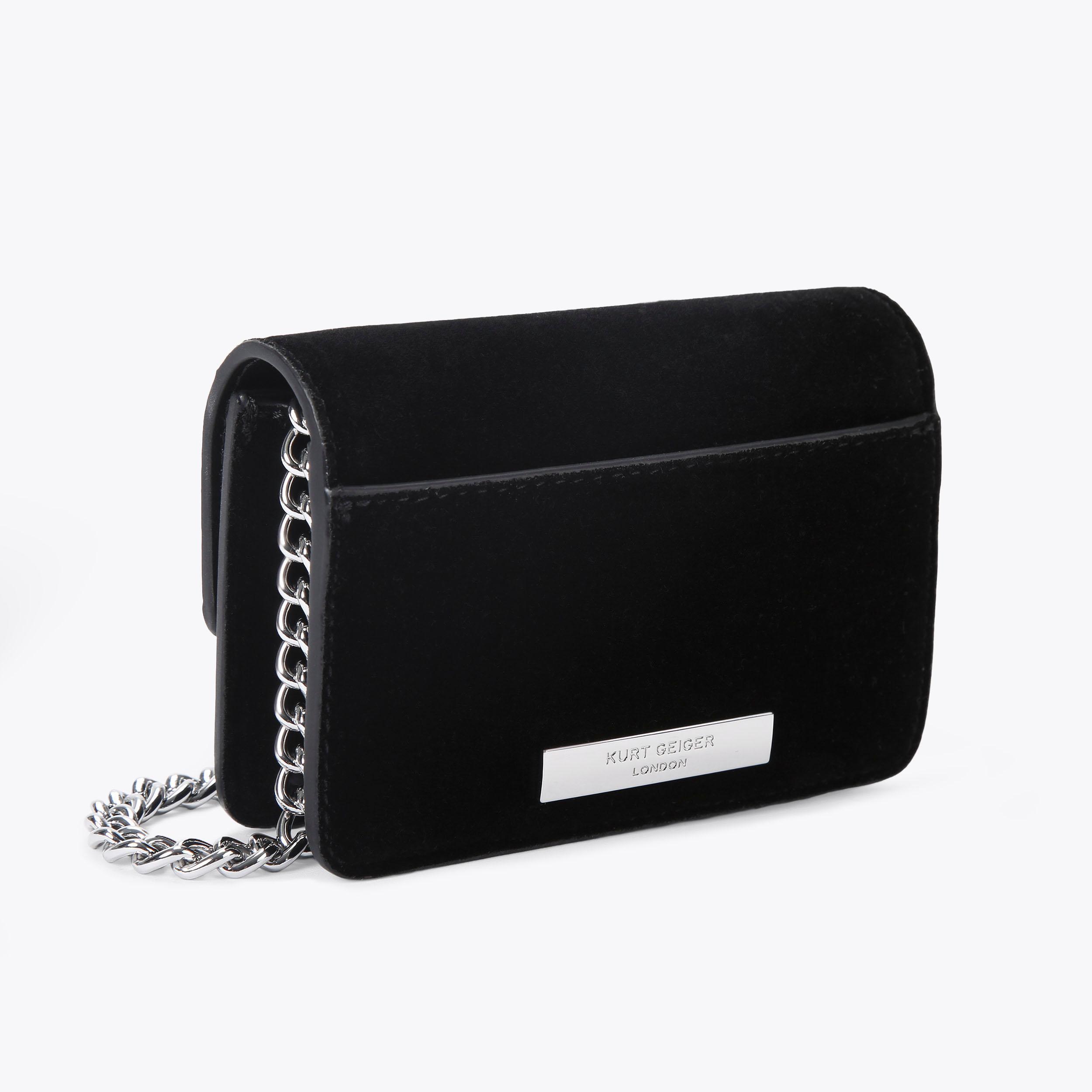 bow-xs-shoreditch-black-white-